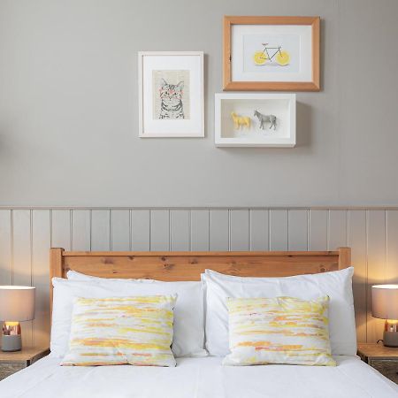 The Kings Head Bed & Breakfast Wye Bagian luar foto