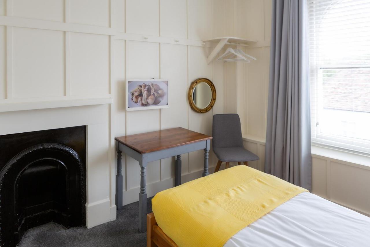 The Kings Head Bed & Breakfast Wye Bagian luar foto