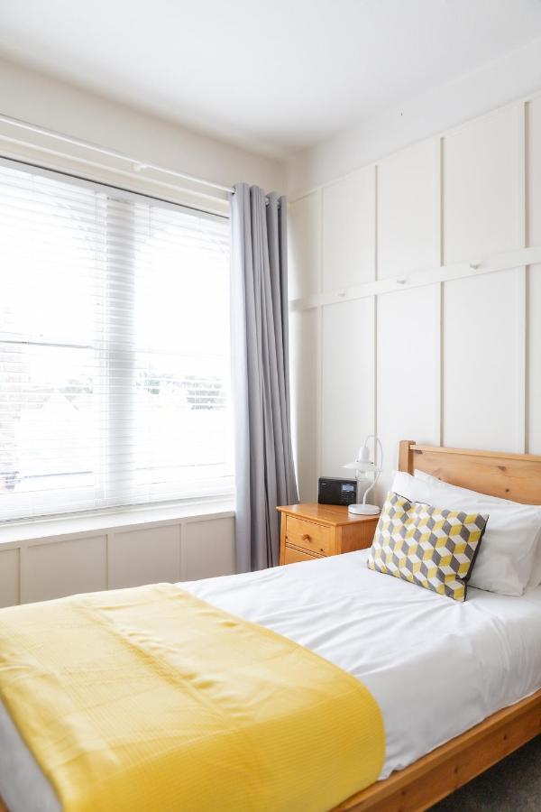 The Kings Head Bed & Breakfast Wye Bagian luar foto