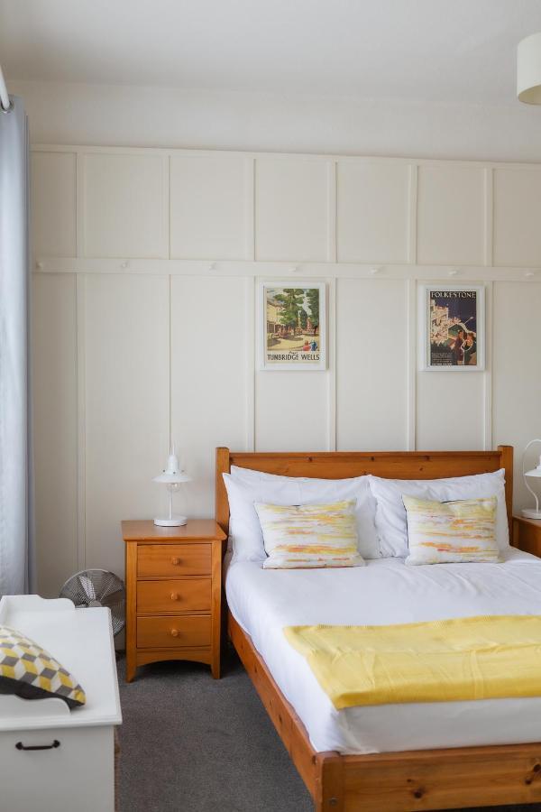 The Kings Head Bed & Breakfast Wye Bagian luar foto