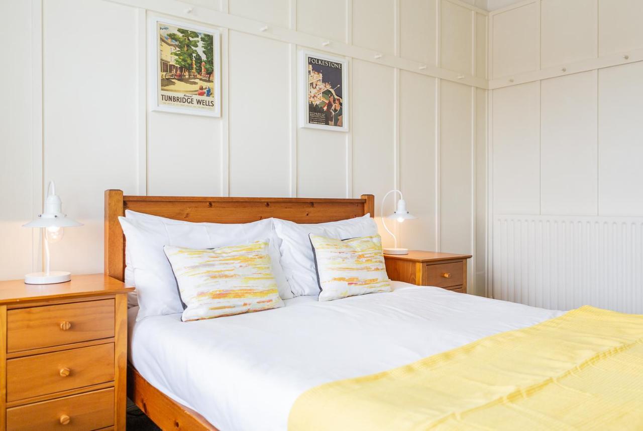 The Kings Head Bed & Breakfast Wye Bagian luar foto