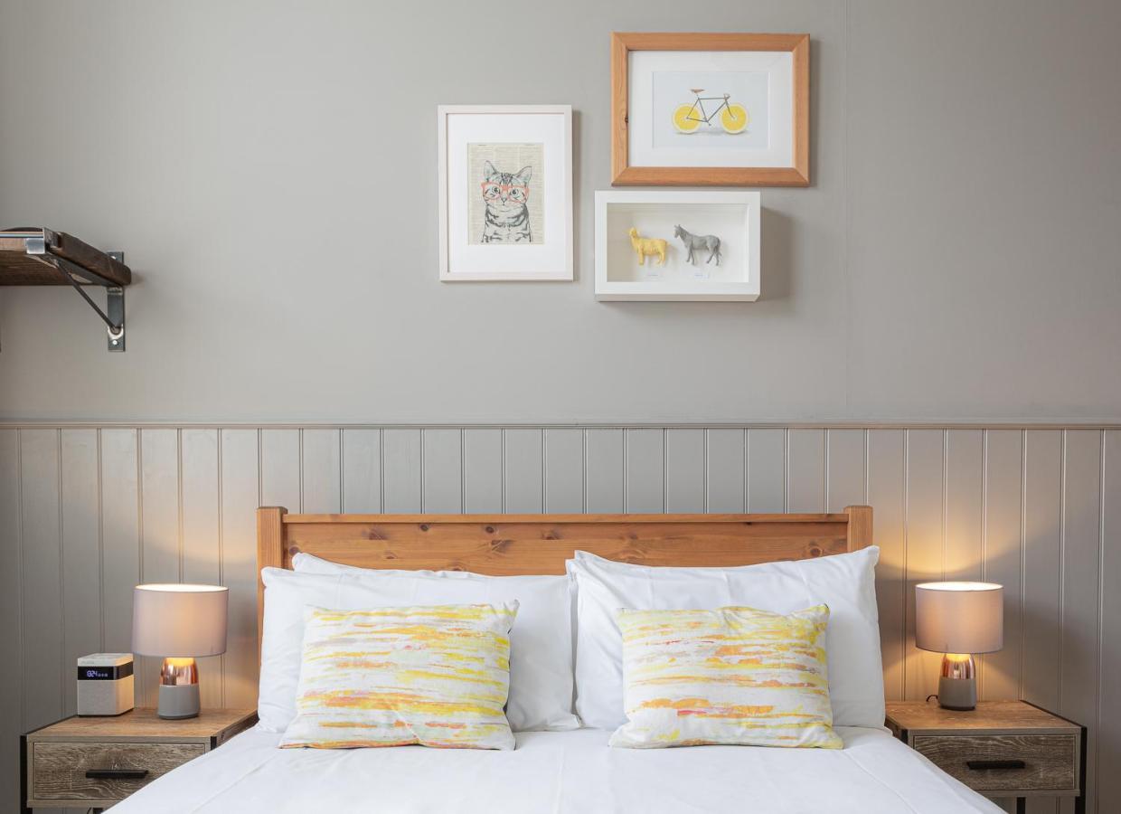 The Kings Head Bed & Breakfast Wye Bagian luar foto
