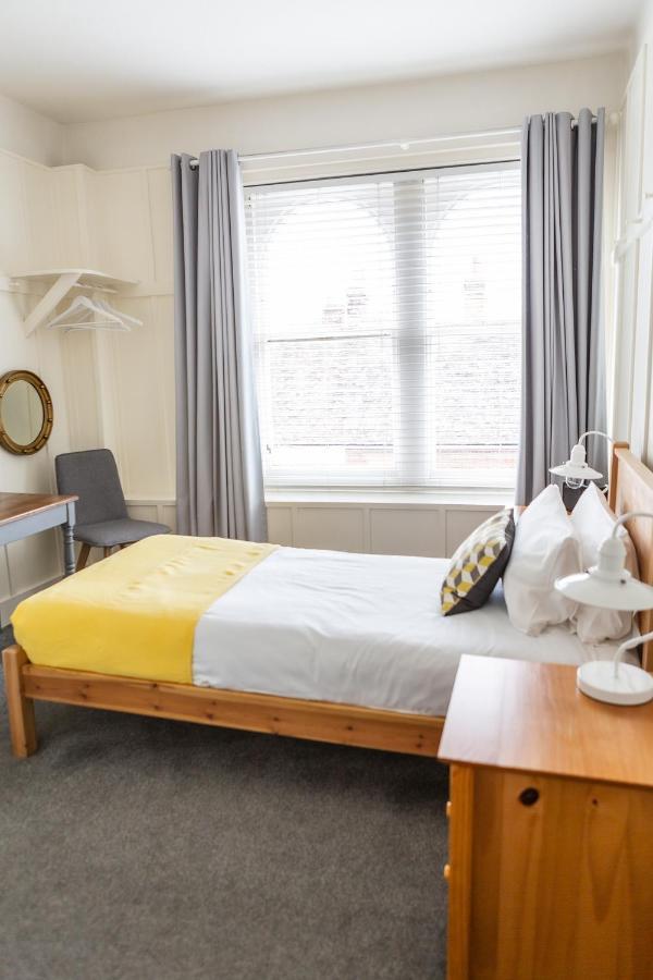 The Kings Head Bed & Breakfast Wye Bagian luar foto