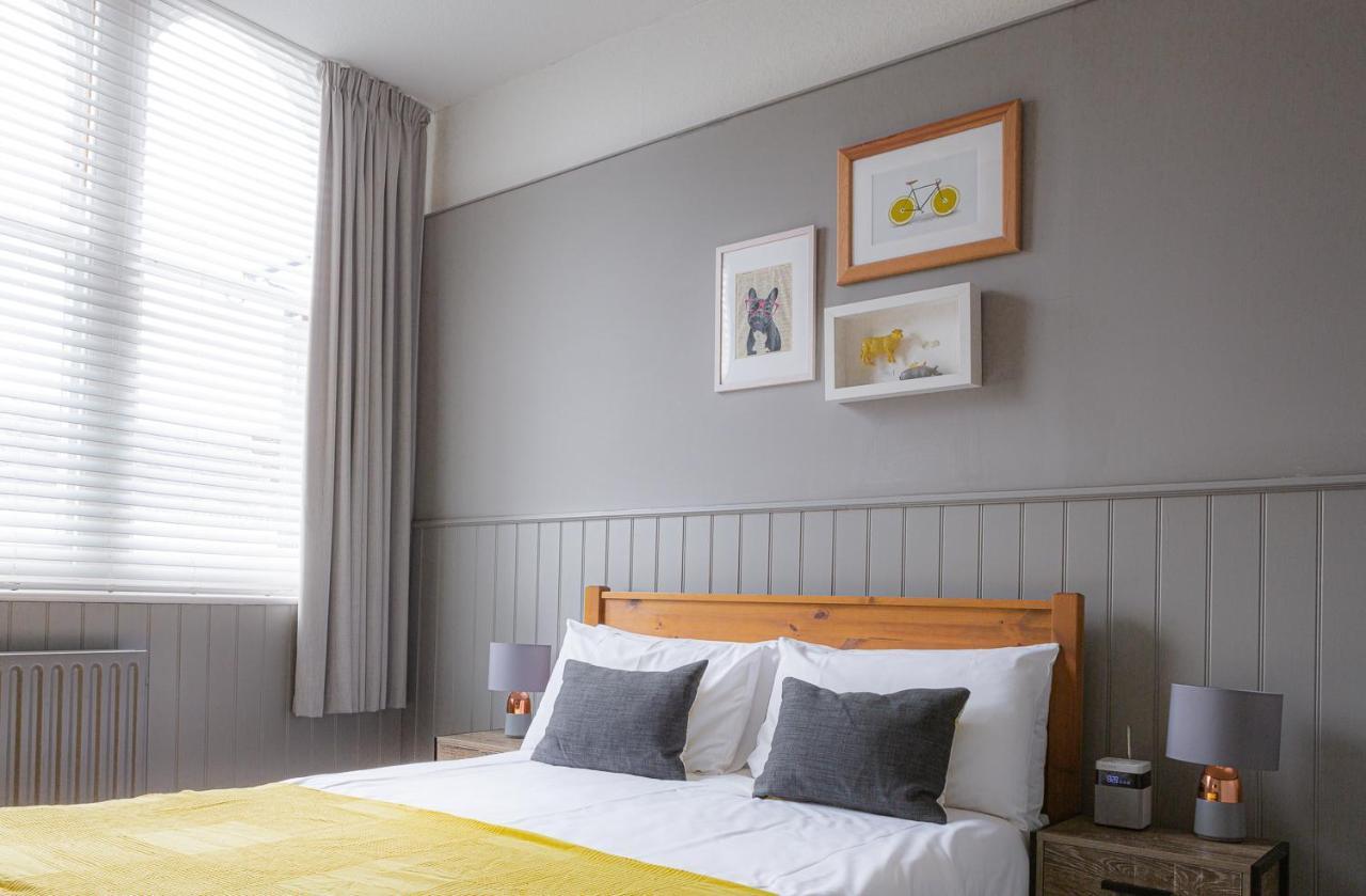 The Kings Head Bed & Breakfast Wye Bagian luar foto