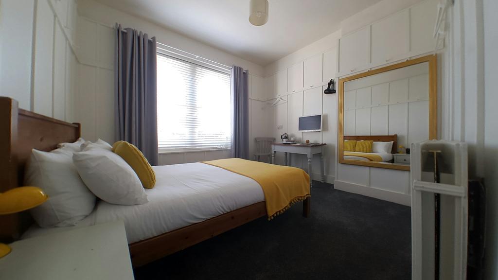 The Kings Head Bed & Breakfast Wye Bagian luar foto