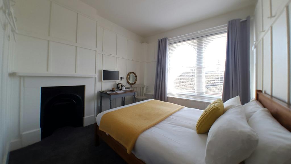 The Kings Head Bed & Breakfast Wye Bagian luar foto